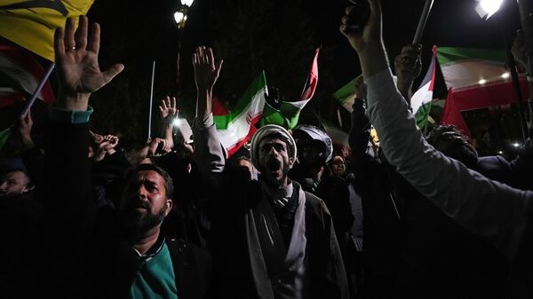 Антиизраильский митинг в Тегеране. 14 апреля 2024