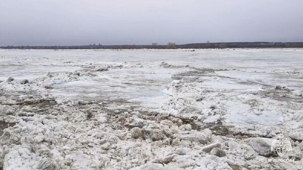 Уровень воды в  реке Томь в Томской области. 14 апреля 2024
