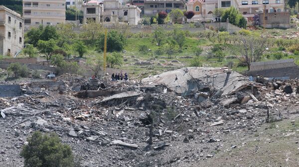 Разрушенное после израильского авиаудара здание вблизи города Баальбек в Ливане. 14 апреля 2024