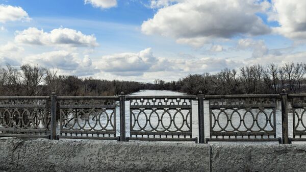 Река Урал в районе Старого города в Орске. 14 апреля 2024