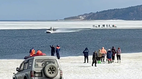 Спасение моряков на озере Изменчивое в Сахалинской области. 15 апреля 2024