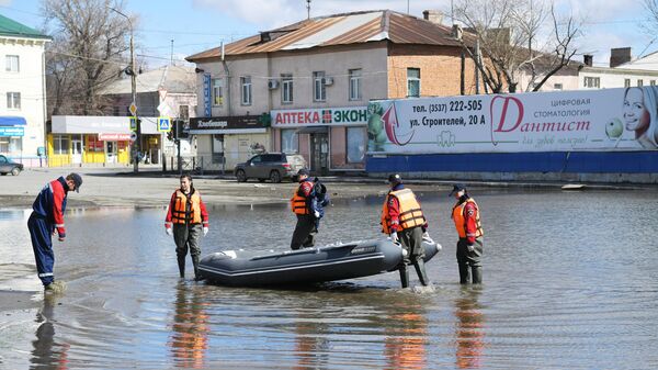В Орске уровень воды в реке Урал снизился на 28 сантиметров