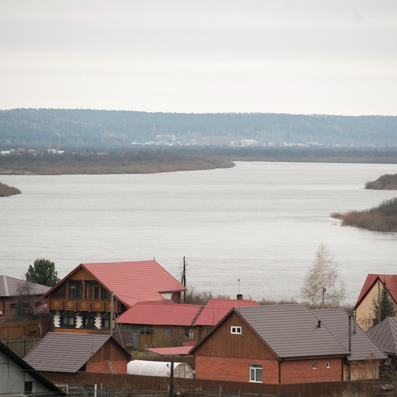 Река Томь в Новокузнецке достигла отметки опасного уровня - РИА Новости,  21.04.2024