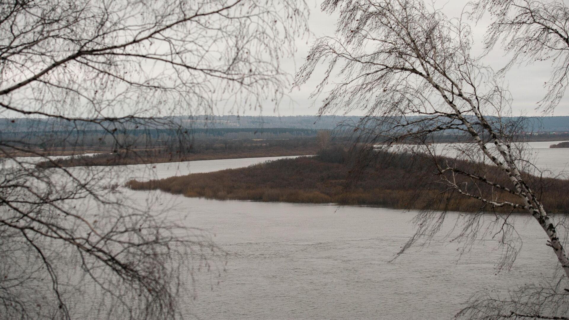 Вид на реку Томь с Синего утеса в Томской области0