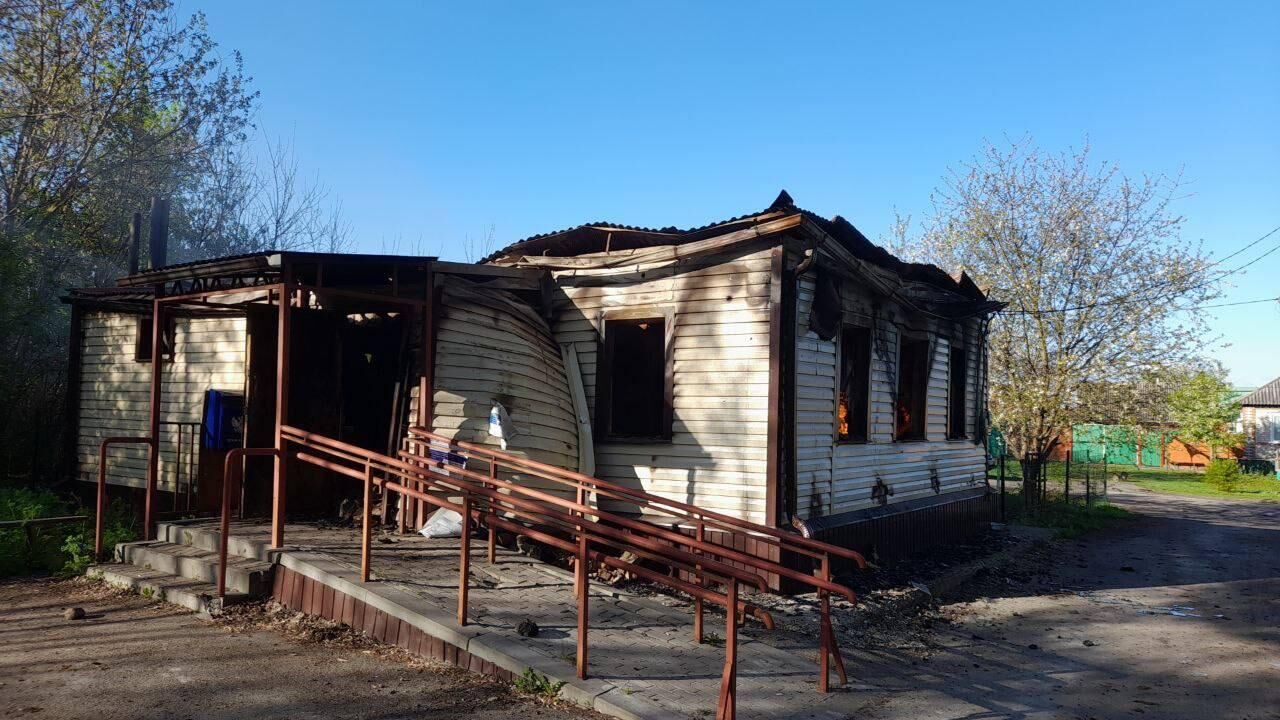 Здание ФАПа в селе Глотово Грайворонского городского округа пострадавшее от атаки ВСУ с помощью БПЛА. 14 апреля 2024 - РИА Новости, 1920, 15.04.2024