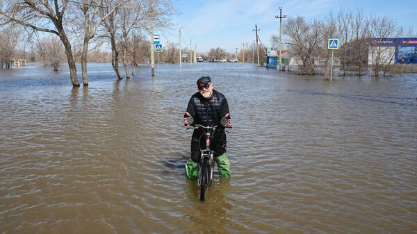 Уровень воды в реке Сакмара в пригороде Оренбурга превысил опасный уровень