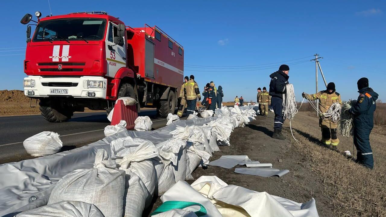 На реке Ишим в Тюменской области начали взрывать лед - РИА Новости,  15.04.2024