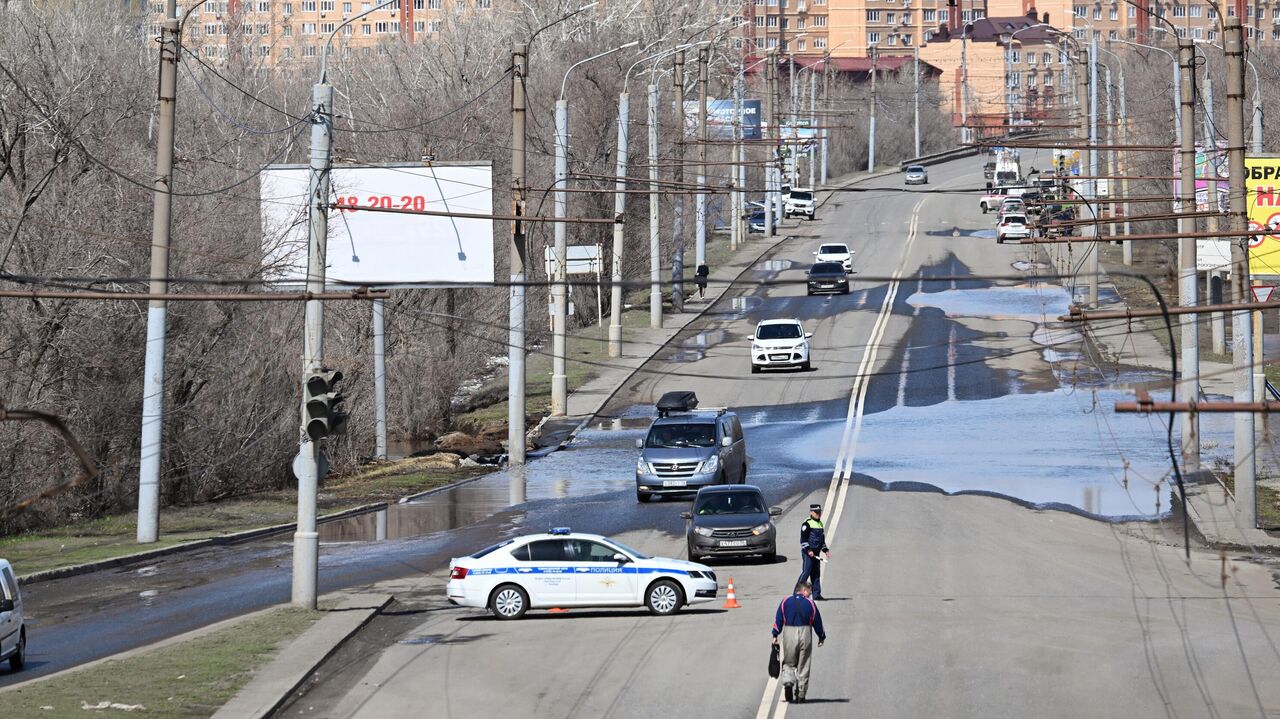 Почти в 900 домов в Оренбурге вернули электричество - РИА Новости,  25.04.2024