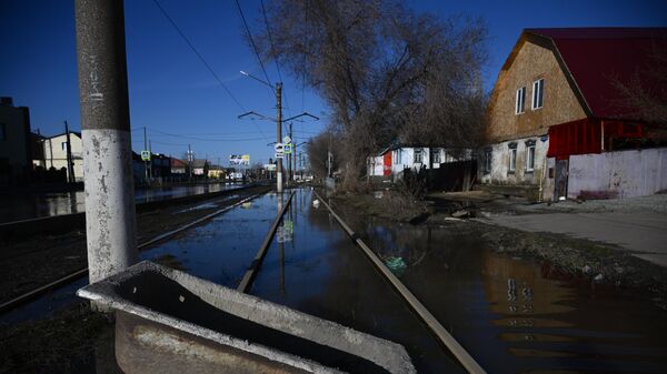 В Орске затопило трамвайные рельсы