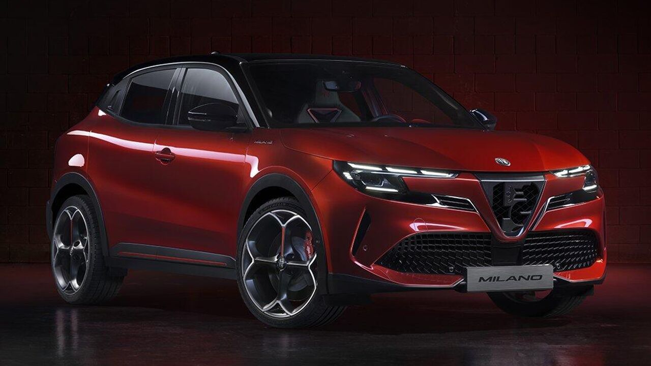 Stellantis переименовал новый автомобиль Alfa Romeo из-за критики Италии -  РИА Новости, 15.04.2024