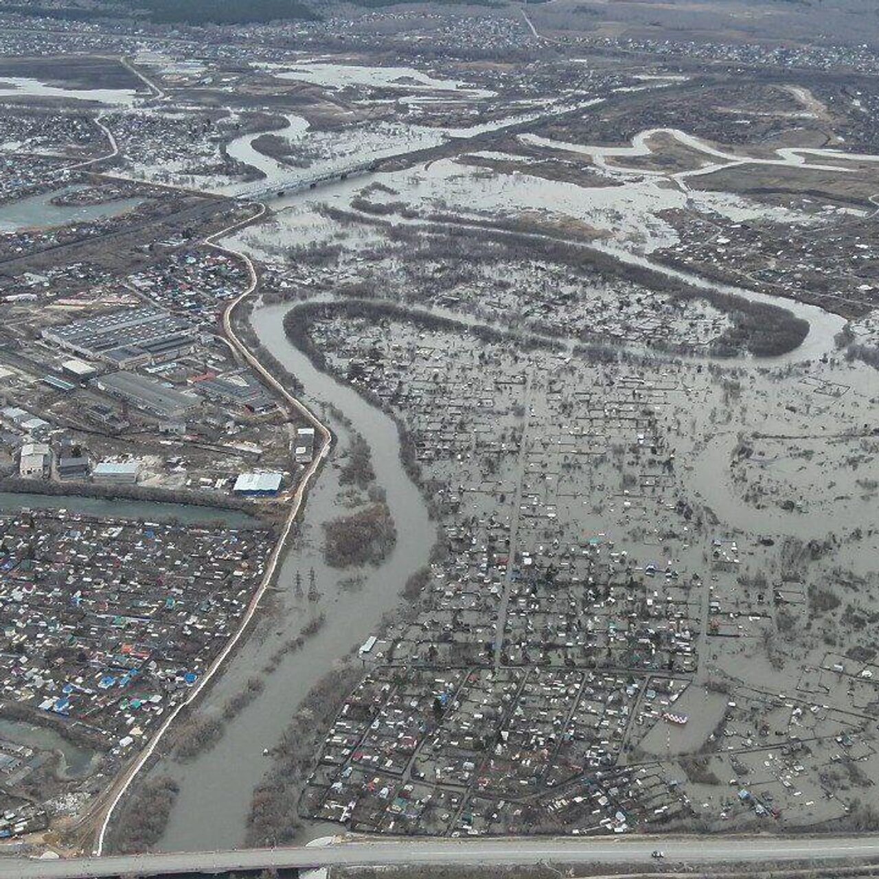 В Кургане затопило дома в микрорайоне Глинки - РИА Новости, 17.04.2024