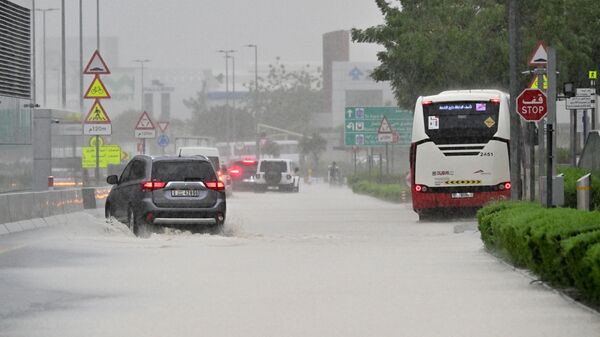 Последствия проливных дождей в Дубае, ОАЭ