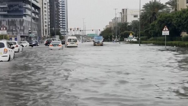 Затопленные улицы Дубая
