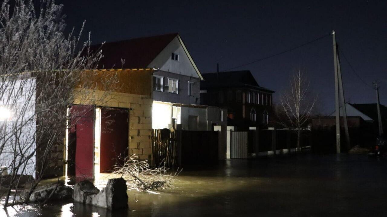 Уровень воды в реке Тобол в Кургане достиг опасной отметки - РИА Новости,  17.04.2024