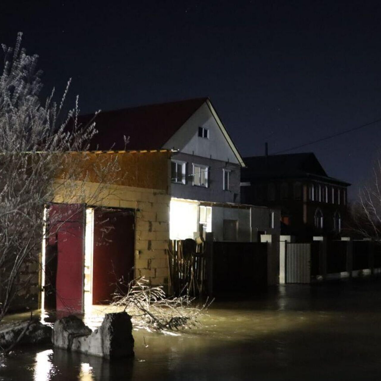 Уровень воды в реке Тобол в Кургане достиг опасной отметки - РИА Новости,  17.04.2024