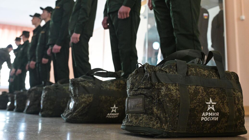 Госдума приняла закон о призыве на военную службу в течение года