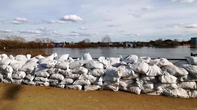 Набережная Тобола в центре Кургана ограждена для посещения