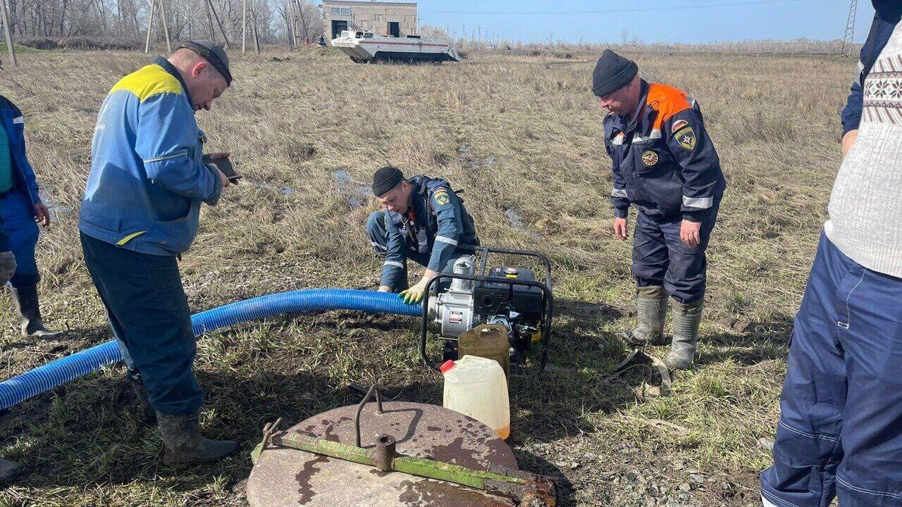 Объекты водоканала частично затопленного Орска обесточились из-за аварии -  РИА Новости, 18.04.2024