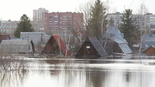 Подтопленные дома в СНТ КМЗ 3 в городе Кургане Подтопленные дома в СНТ КМЗ 3 в городе Кургане