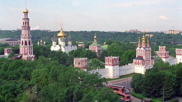 Новодевичий монастырь - одновременно действующий монастырь и филиал Государственного исторического музея