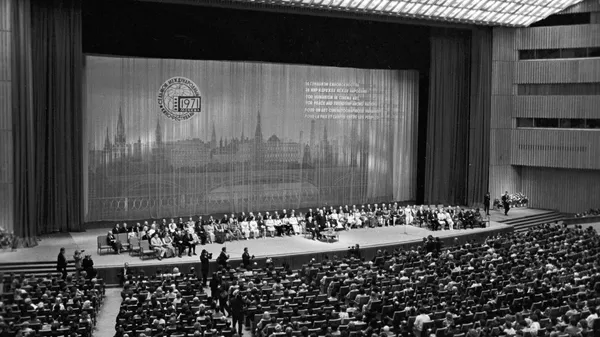 第7回モスクワ国際映画祭がクレムリン会議宮殿でグランドオープン