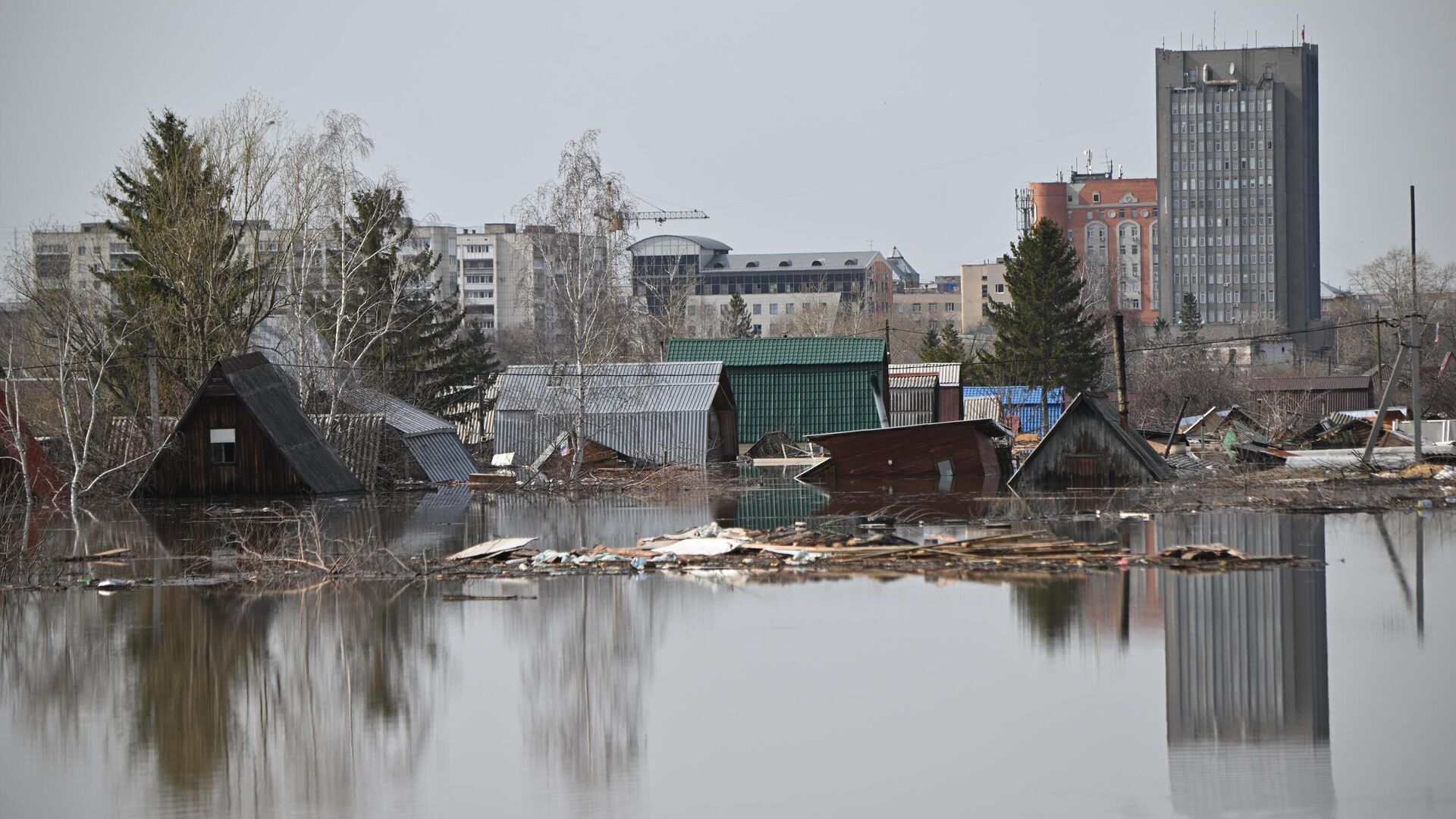 Затопленные жилые дома в Кургане - РИА Новости, 1920, 17.05.2024