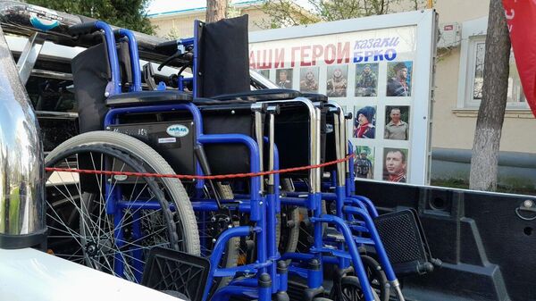 Кубанские казаки передали инвалидные коляски в госпиталь Донецка
