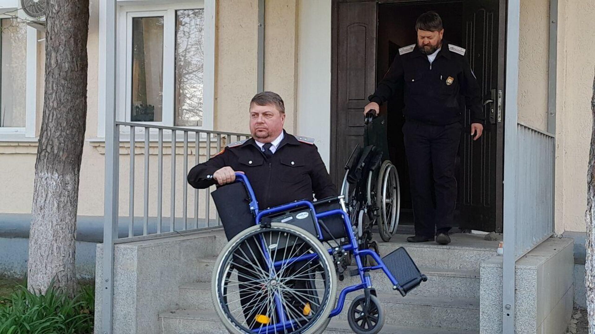 Кубанские казаки передали инвалидные коляски в госпиталь Донецка - РИА Новости, 1920, 19.04.2024