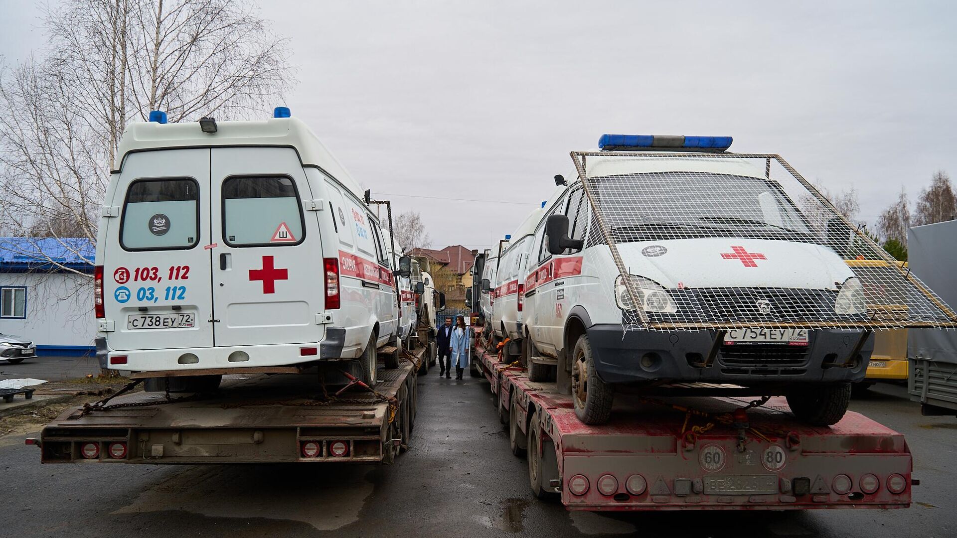 Автомобили скорой помощи, переданные из Тюмени в зону СВО - РИА Новости, 1920, 19.04.2024