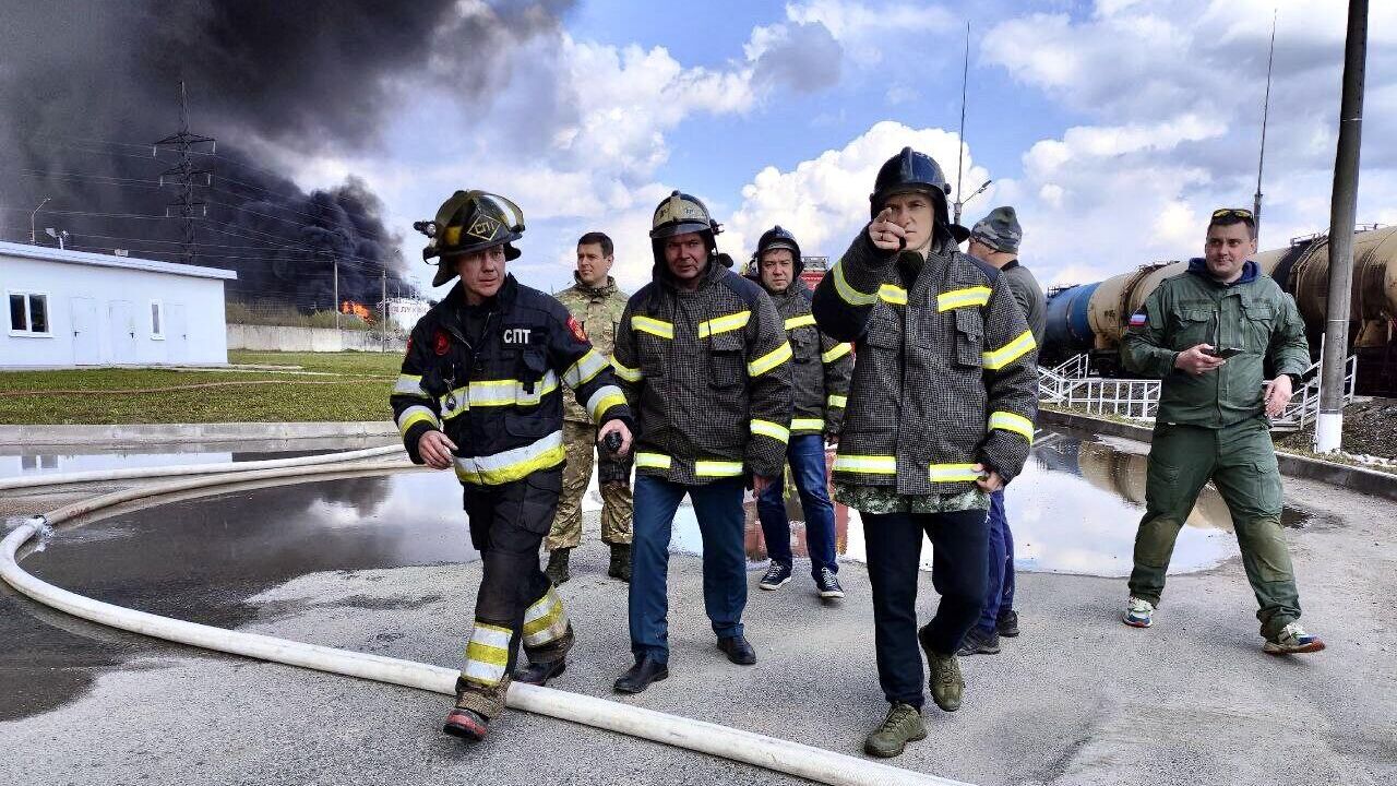 Губернатор Смоленской области Василий Анохин на месте атаки БПЛА в Кардымовском районе - РИА Новости, 1920, 20.04.2024