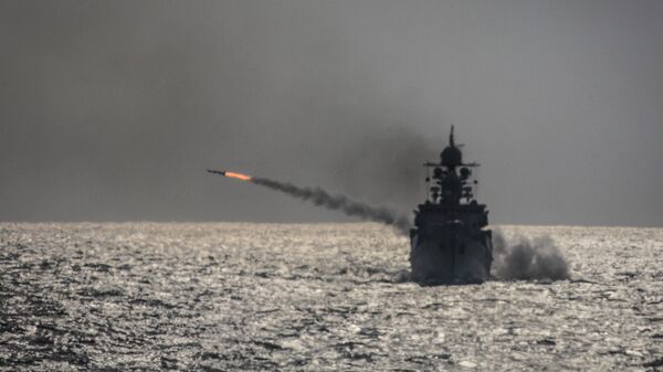 Пуск ракеты с палубы корабля ВМФ России