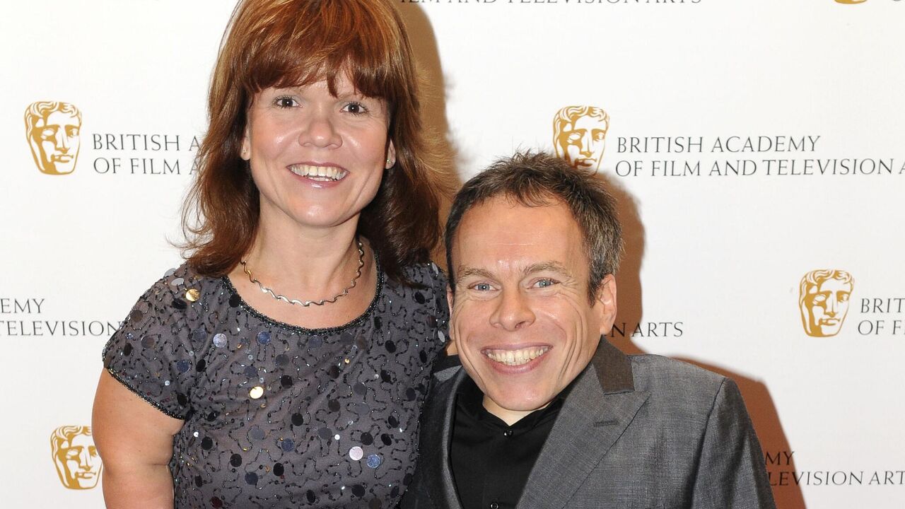 Клизмалардың ретро фотосуреттері Жалаңаш кеуделердің ашық тұрған суреттері