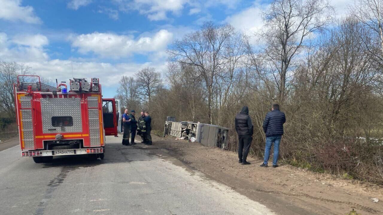 В Саратове автомобиль въехал в остановку общественного транспорта - РИА  Новости, 22.04.2024