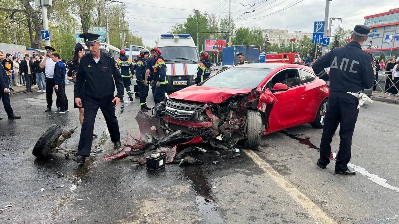 В Саратове четыре человека пострадали в массовом ДТП - РИА Новости,  22.04.2024