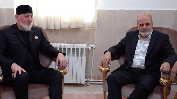 Депутат Госдумы РФ Адам Делимханов и секретарь Высшего совета национальной безопасности Ирана Али Акбар Ахмадиан во время встречи. 23 апреля 2024