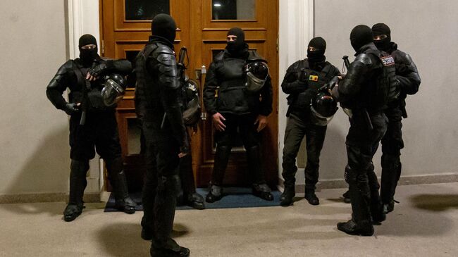 Сотрудники полиции Молдавии