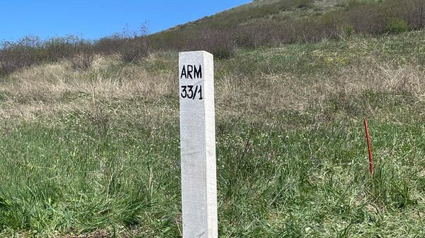 Первый пограничный столб, установленный в рамках процесса делимитации на границе Армении и Азербайджана