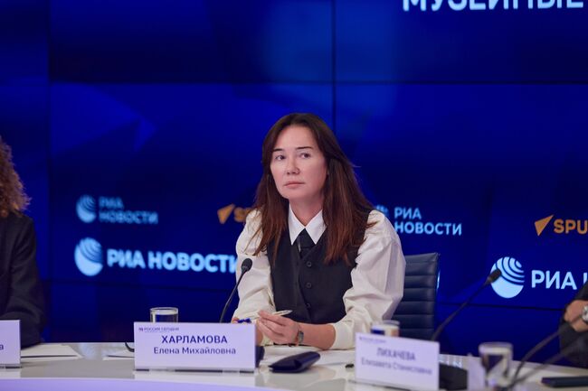 Директор Департамента музеев и внешних связей Министерства культуры РФ Елена Харламова на пресс-конференции, посвященной старту нового сезона проекта министерства культуры РФ Музейные маршруты России Директор Департамента музеев и внешних связей Министерства культуры РФ Елена Харламова на пресс-конференции, посвященной старту нового сезона проекта министерства культуры РФ Музейные маршруты России