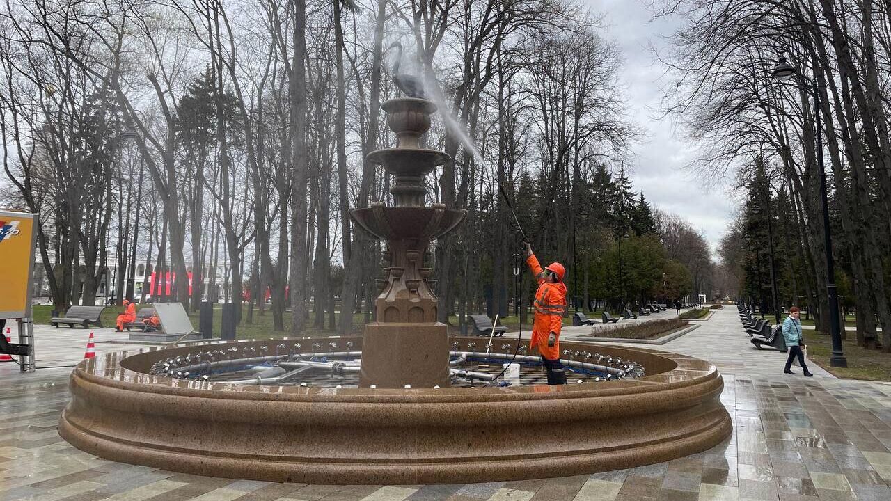 Два исторических фонтана промыли в парке Северного речного вокзала Москвы - РИА Новости, 1920, 18.04.2024