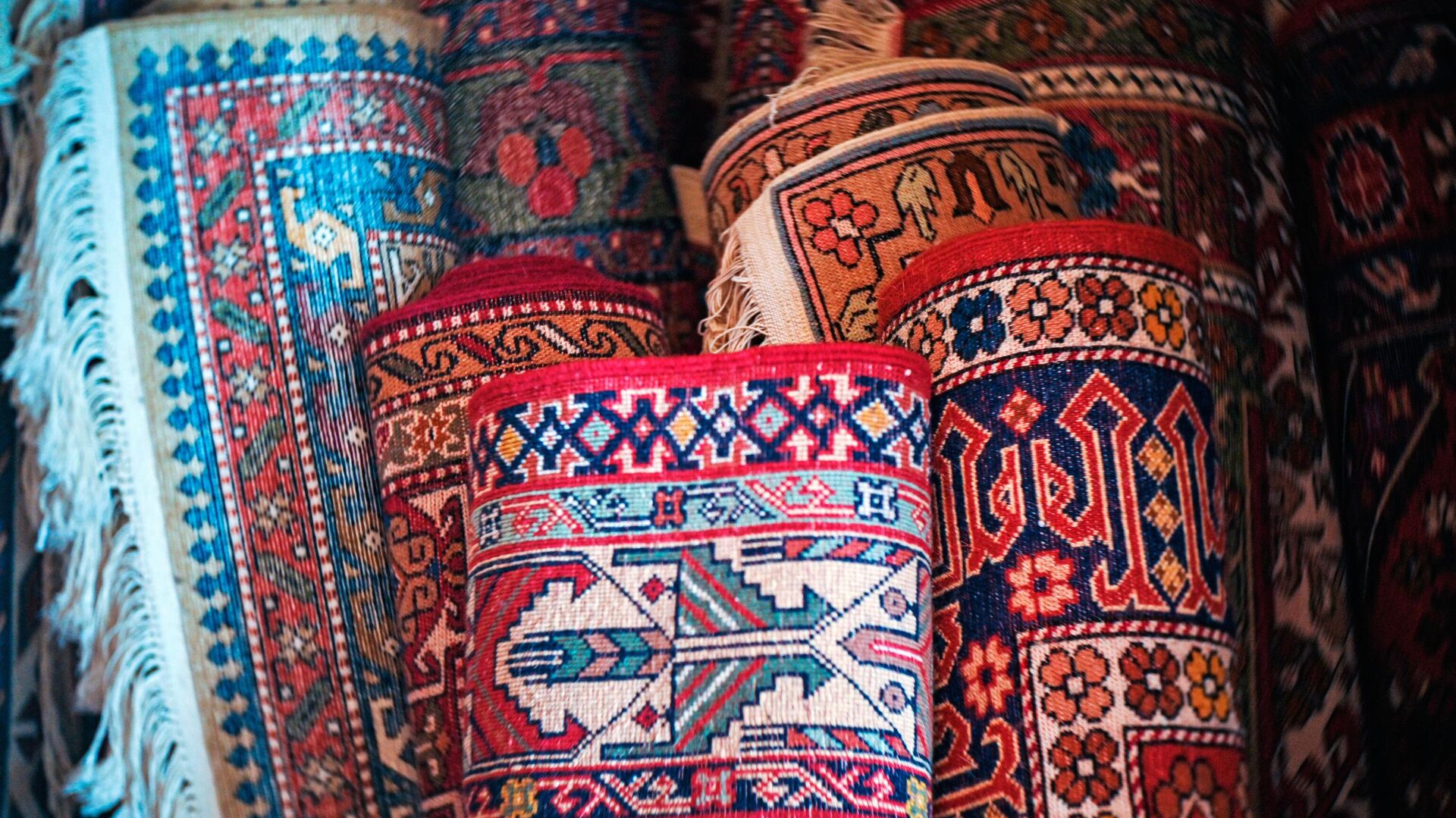 Дагестанский ковры, представленные в магазинах Дагестана - РИА Новости, 1920, 24.04.2024