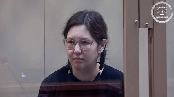 Женщина, утопившая дочь в ванной, во время судебного заседания в Краснодаре