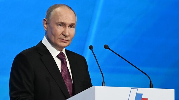 Президент РФ Владимир Путин выступает на съезде Российского союза промышленников и предпринимателей