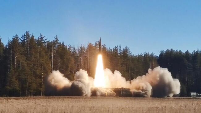 Оперативно-тактический комплекс Искандер