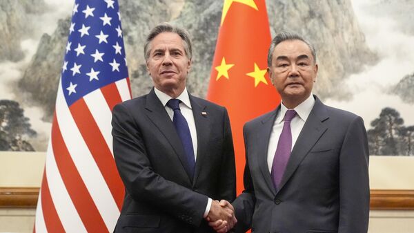 Госсекретарь США Энтони Блинкен и министр иностранных дел Китая Ван И во время встречи в Пекине