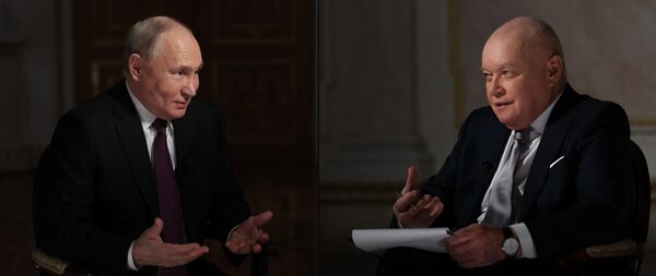 Президент РФ Владимир Путин дает интервью генеральному директору медиагруппы Россия сегодня Дмитрию Киселеву в Москве
