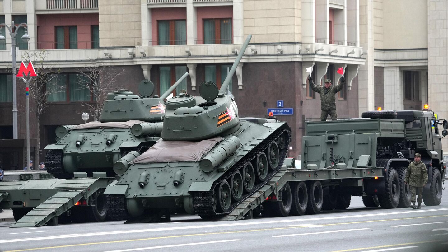 В Москве военная техника выдвинулась на репетицию парада Победы - РИА  Новости, 02.05.2024