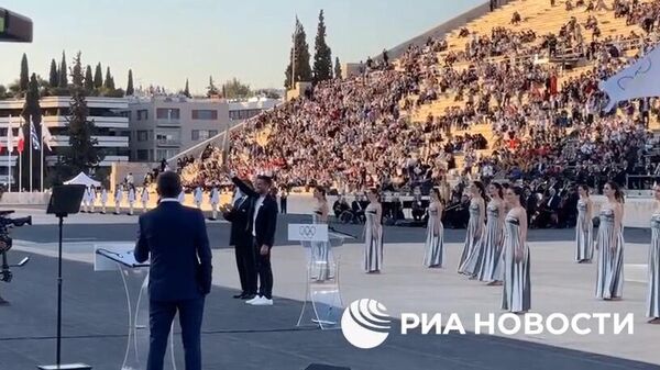Греция передала Олимпийский огонь Оргкомитету Париж-2024