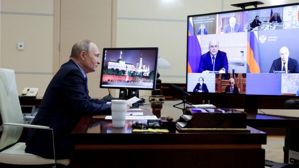 Президент Владимир Путин в режиме видеоконференции проводит совещание по экономическим вопросам