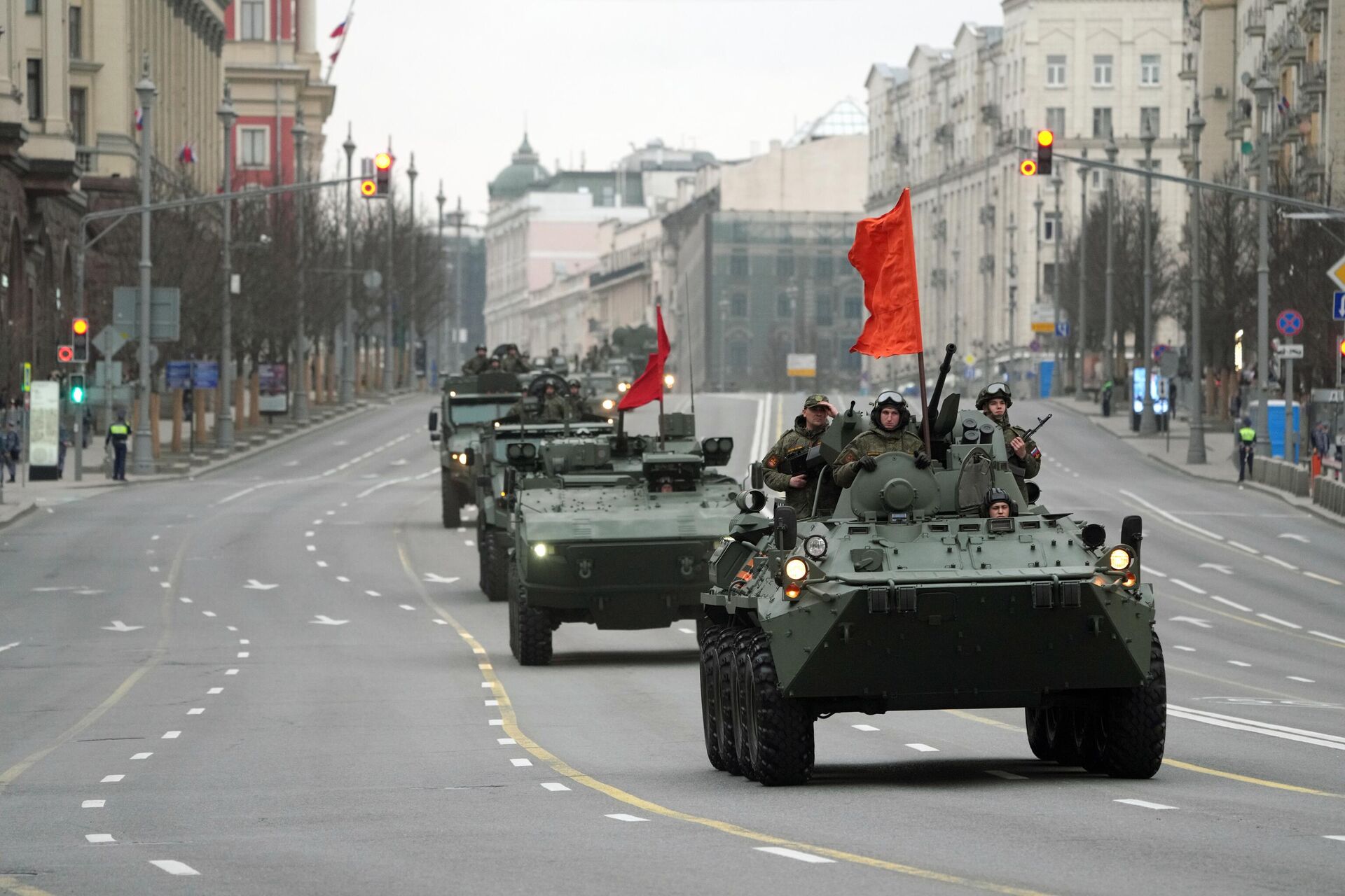 Бронеавтомобиль Тигр-М в колонне военной техники перед репетицией парада в честь 79-летия Победы в Великой Отечественной войне - РИА Новости, 1920, 27.04.2024