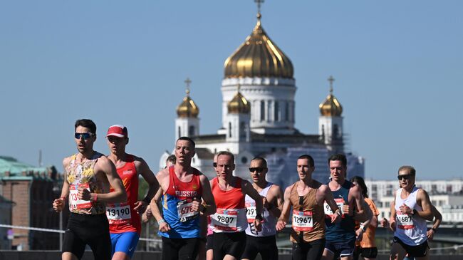 Участники Московского полумарафона